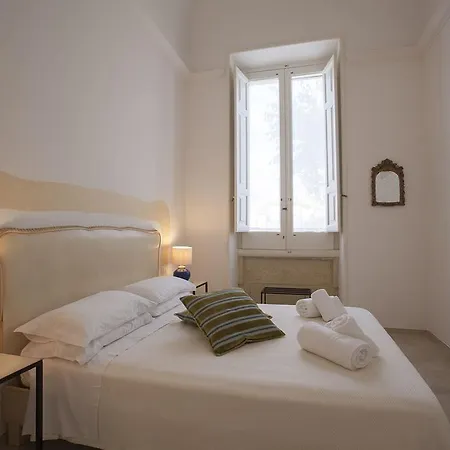 Couette-café Nina Lecce